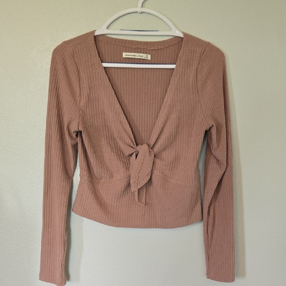 Abercrombie & Fitch Tan Knotted Front Crop Top Size Medium - Picture 1 of 5